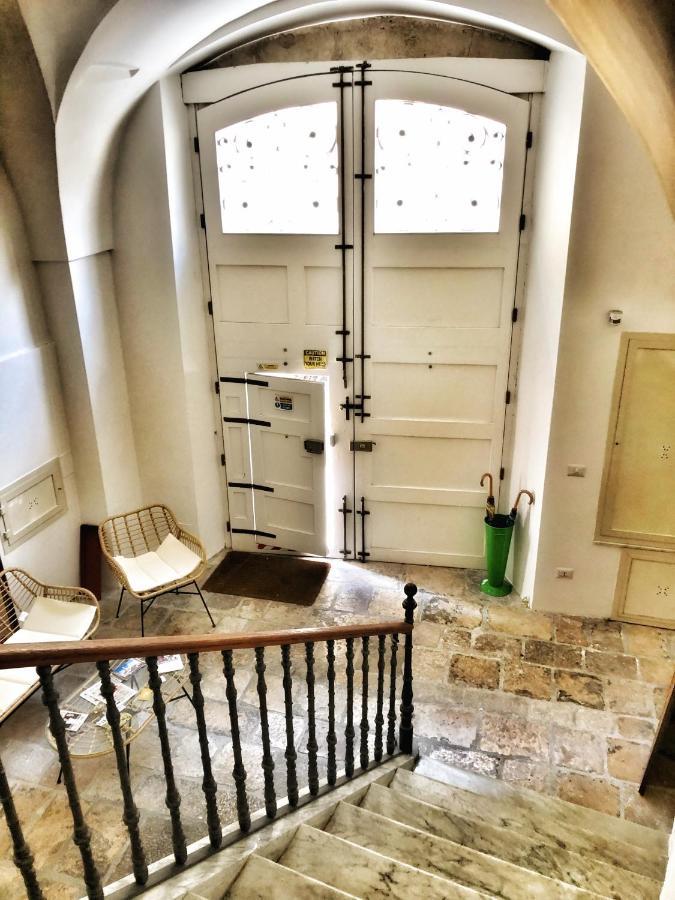 レッチェ Palazzo Salia Bed & Breakfast エクステリア 写真