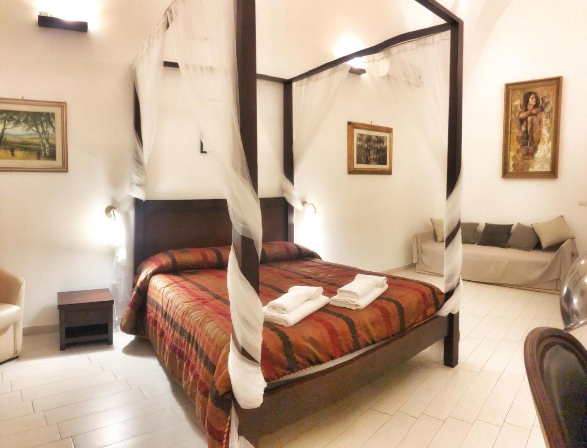 レッチェ Palazzo Salia Bed & Breakfast エクステリア 写真