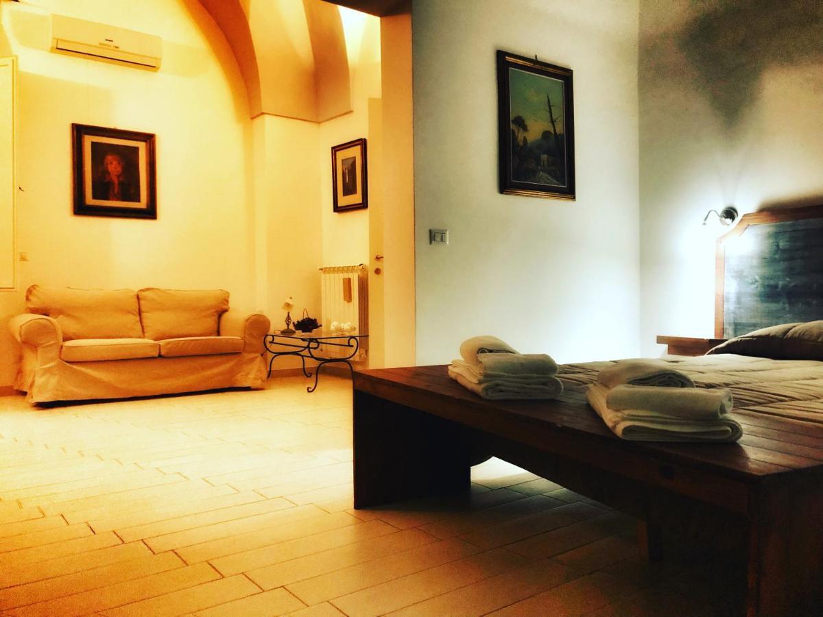 レッチェ Palazzo Salia Bed & Breakfast エクステリア 写真